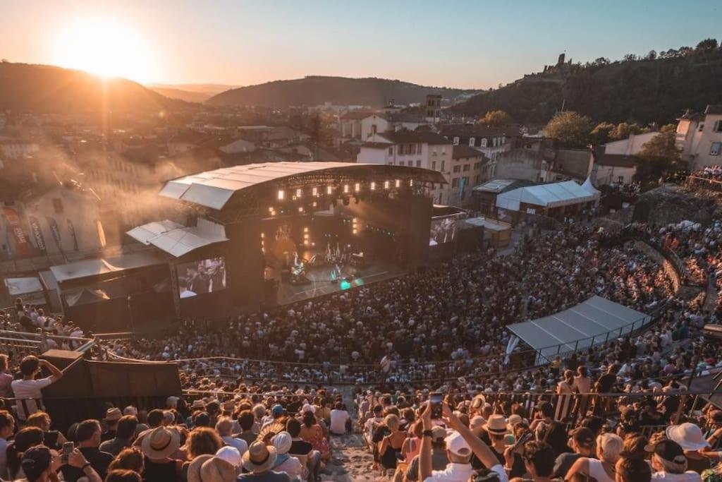 Les Loges De Bacchus L'Epicurieux Lägenhet Chonas-lʼAmballan Exteriör bild